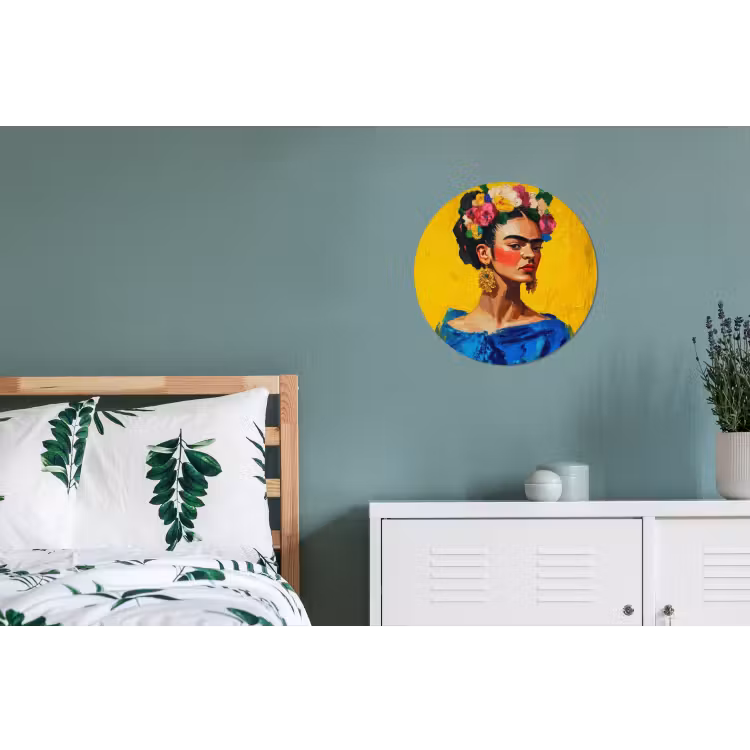 Frida Kahlo - Vrouw - Geel - Blauw - Bloemen Wandcirkel aluminium klein -slaapkamer
