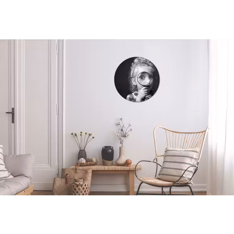 Kind - Vergrootglas - Portret - Zwart-wit Wandcirkel aluminium klein -woonkamer