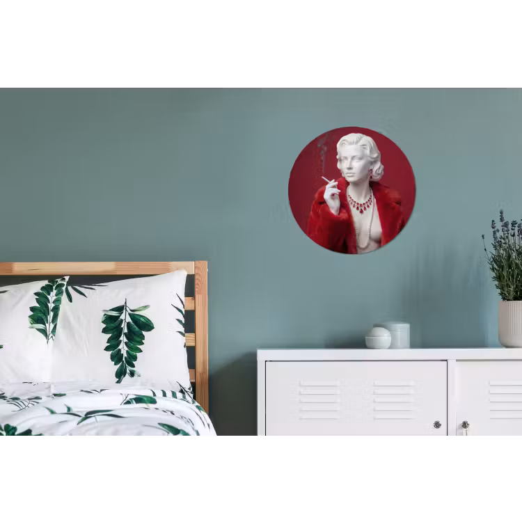 Vrouw - Bontjas - Mode - Klassiek - Rood Wandcirkel aluminium klein -slaapkamer