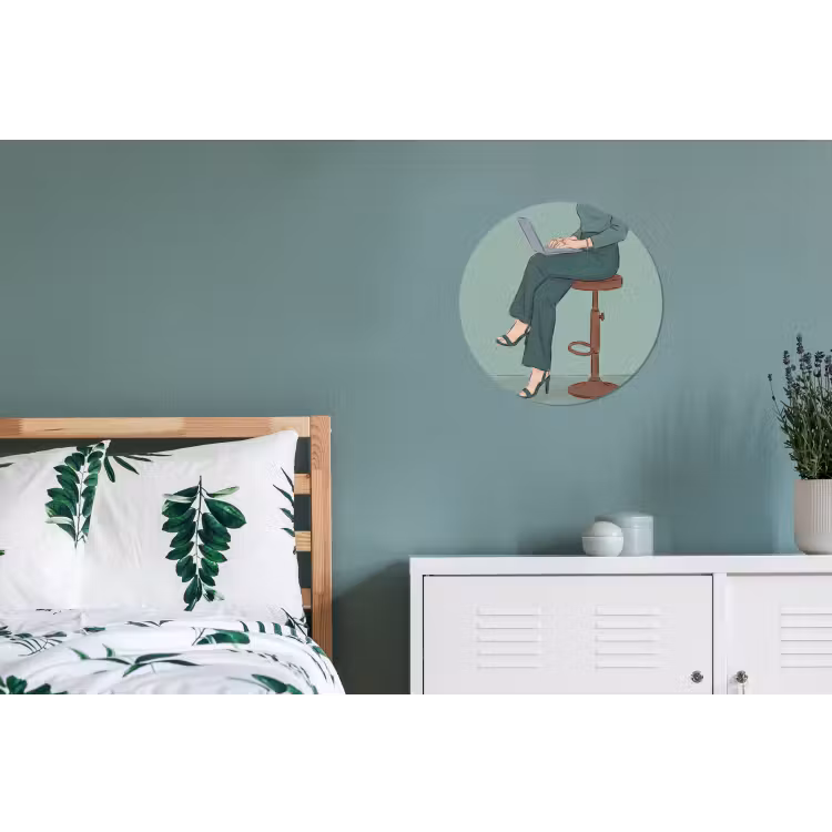 Vrouw - Laptop - Zittend - Illustratie - Groen Wandcirkel aluminium klein -slaapkamer