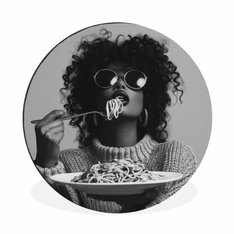 Vrouw - Pasta - Zwart - Wit Wandcirkel aluminium klein -3d