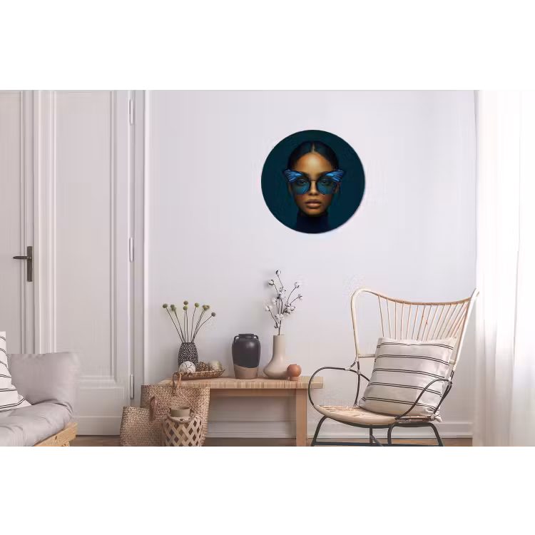 Vrouw - Vlinder - Bril - Blauw - Modern - Portret Wandcirkel aluminium klein -woonkamer