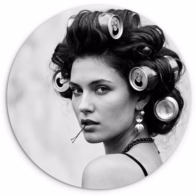 Edgy - Vrouw - Zwart - Wit Wandcirkel kunststof plaat 5mm dik klein -3d