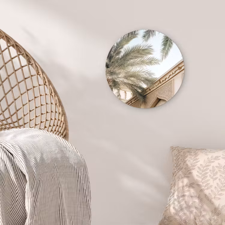 Gebouw - Palmbomen - Beige - Zon Wandcirkel plexiglas klein -sfeer5