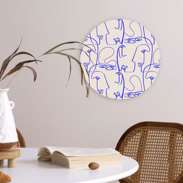 Gezicht - Blauw - Lijnen - Beige Wandcirkel plexiglas klein 852 -sfeer4