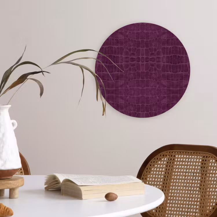 Krokodil - Leer - Aubergine - Paars Wandcirkel plexiglas klein 852 -sfeer4