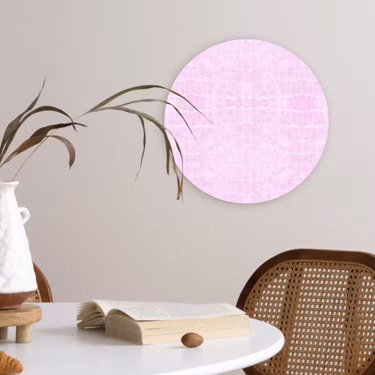 Krokodil - Leer - Roze Wandcirkel plexiglas klein 852 -sfeer4