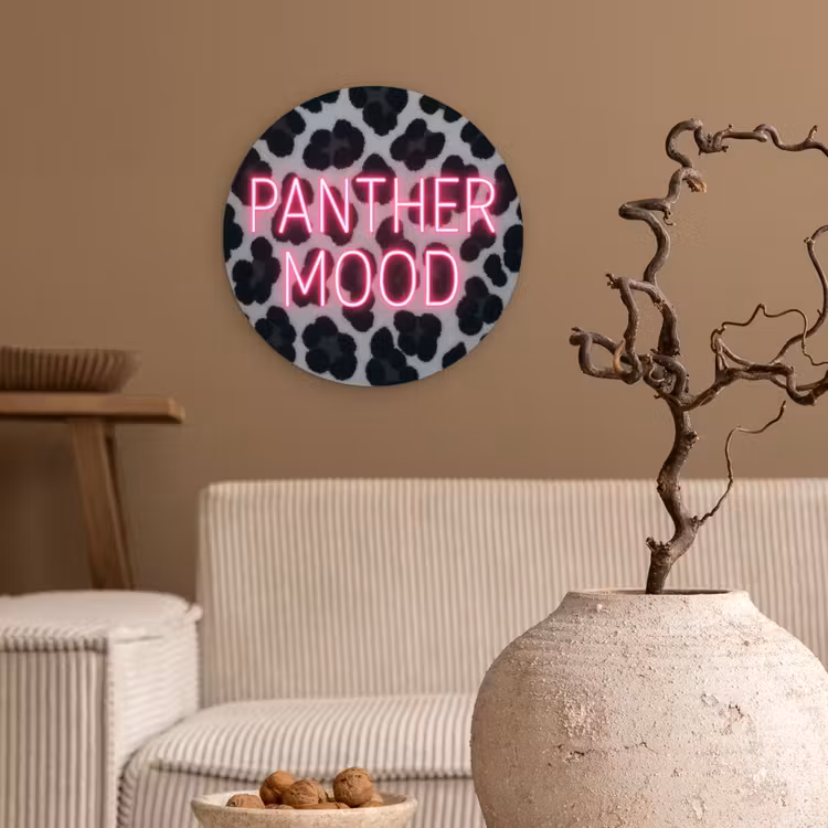 Panterprint - Zwart - Neonletters - Roze Wandcirkel plexiglas klein -sfeer1