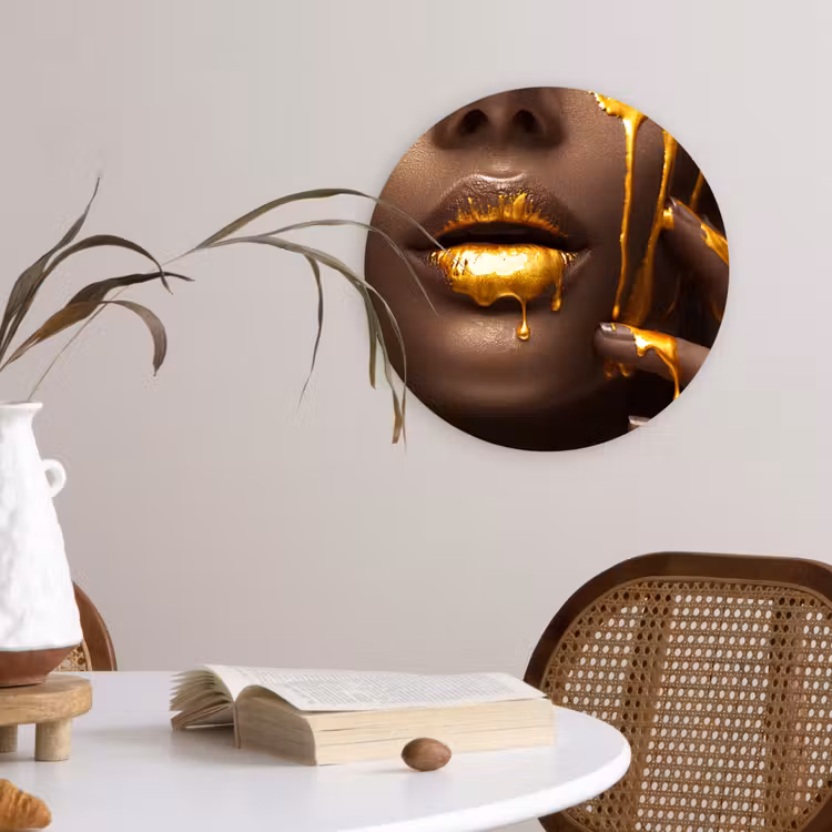 Goud - Vrouw - Verf - Lippen - Luxe Wandcirkel kunststof plaat 5mm dik klein -sfeer4