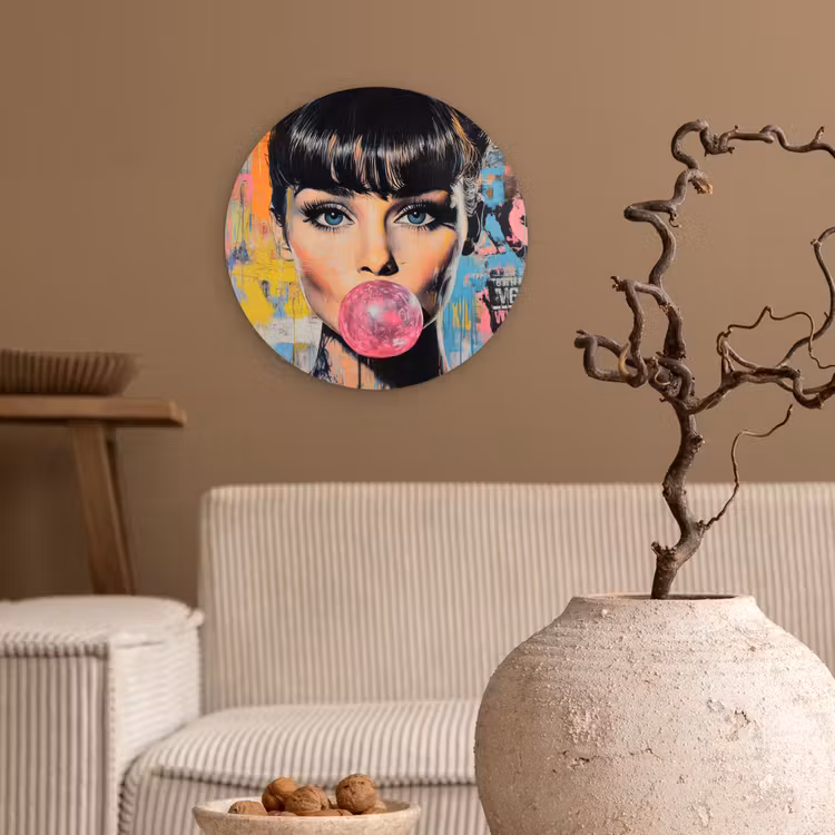 Kauwgom - Vrouw - Penseelstreken - Modern Wandcirkel kunststof plaat 5mm dik klein -sfeer1