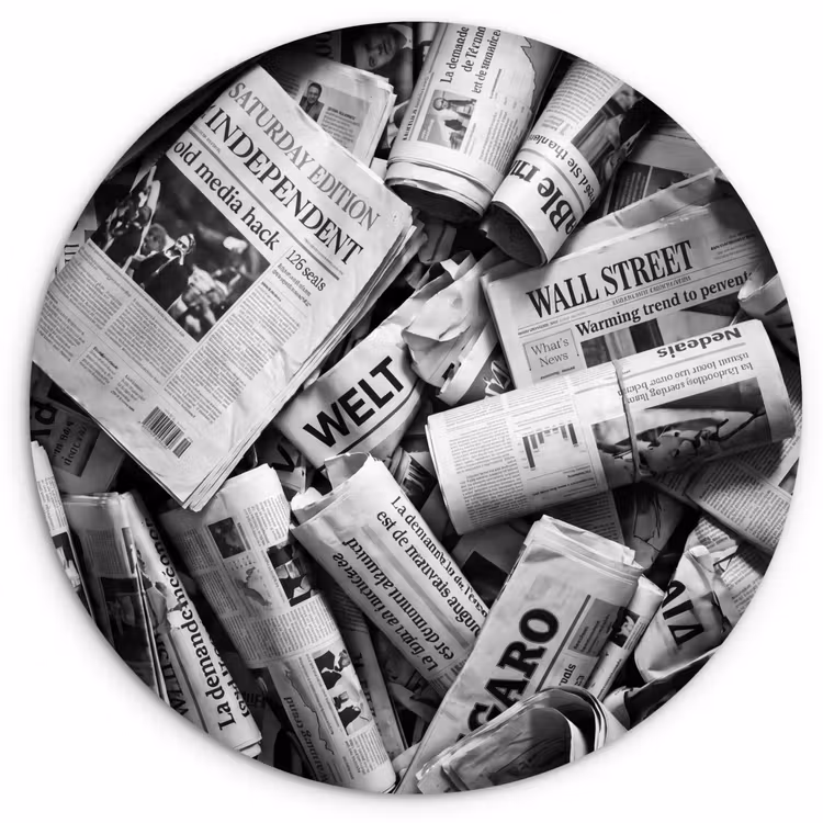 Krant - Stapel - Nieuws - Zwart-wit Wandcirkel kunststof plaat 5mm dik klein -3d
