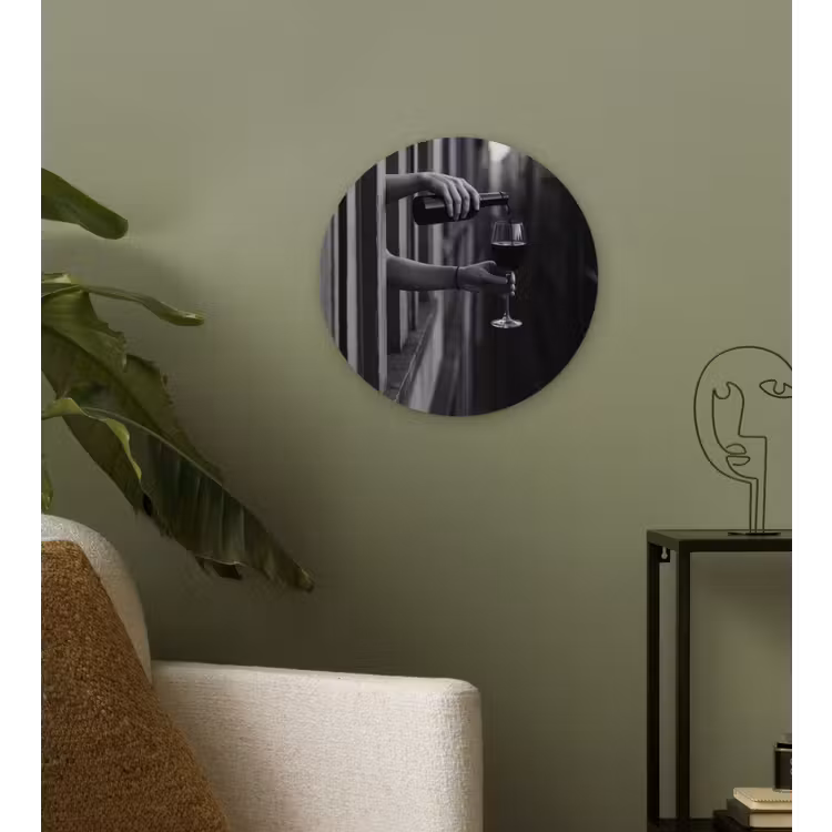 Wijnfles - Glas - Handen - Raam Wandcirkel kunststof plaat 5mm dik klein -sfeer3