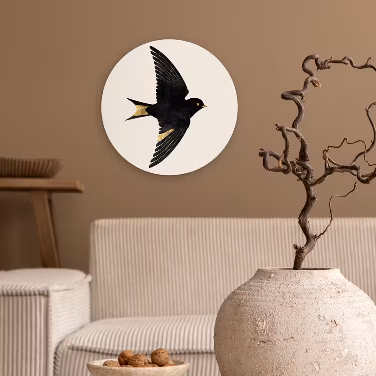Zwarte zwaluw - Gouden accenten - Lichte achtergrond Wandcirkel kunststof plaat 5mm dik klein -sfeer1