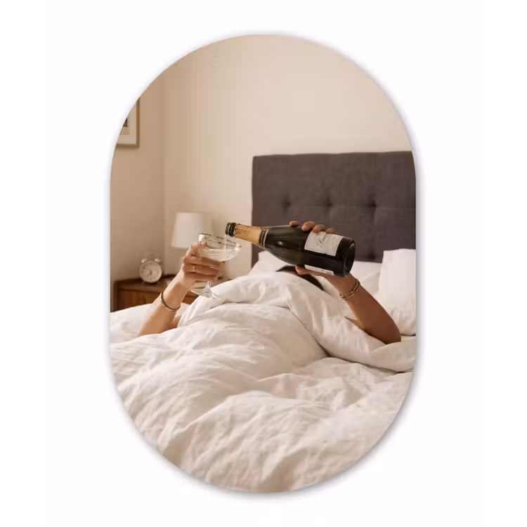 Champagne - Bed - Bubbels Wandcirkel Ovaal Forex klein -3d
