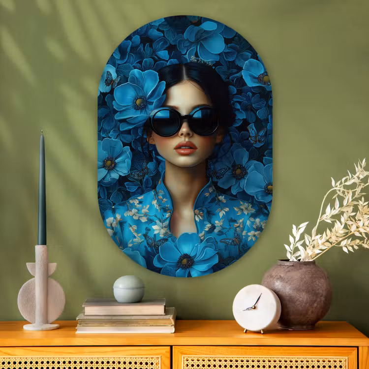 Vrouw - Bloemen - Blauw - Aesthetic - Luxe Wandcirkel Ovaal Glas middel -sfeer2