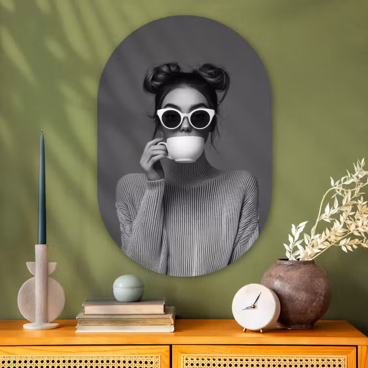 Vrouw - Koffie - Zwart - Wit Wandcirkel Ovaal Glas middel -sfeer2