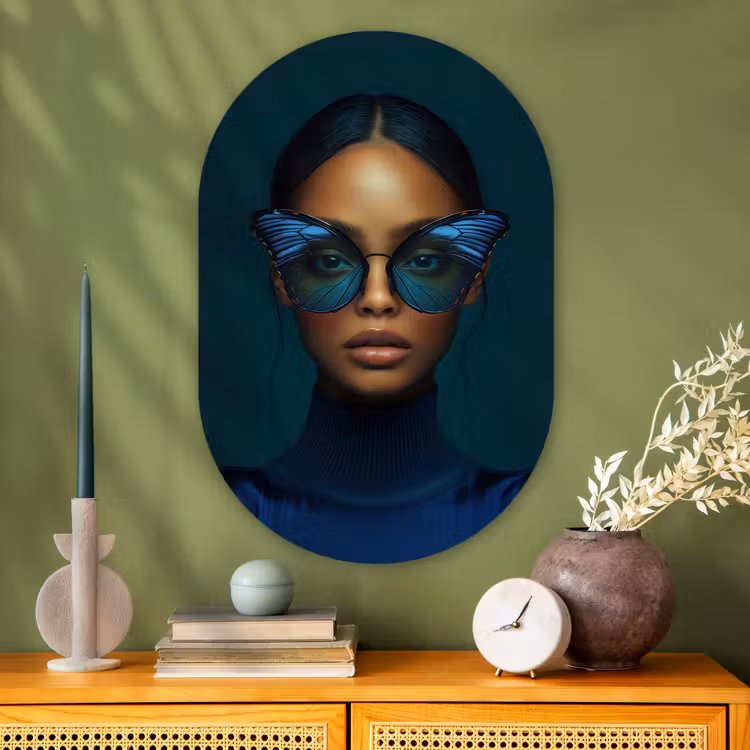 Vrouw - Vlinder - Bril - Blauw - Modern - Portret Wandcirkel Ovaal Glas middel -sfeer2