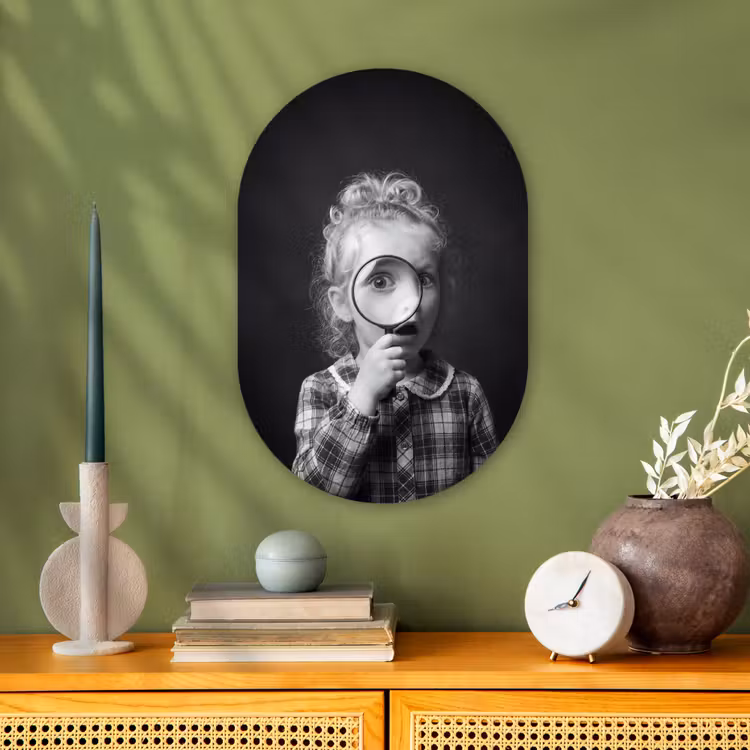 Kind - Vergrootglas - Portret - Zwart-wit Wandcirkel Ovaal Forex klein -sfeer2