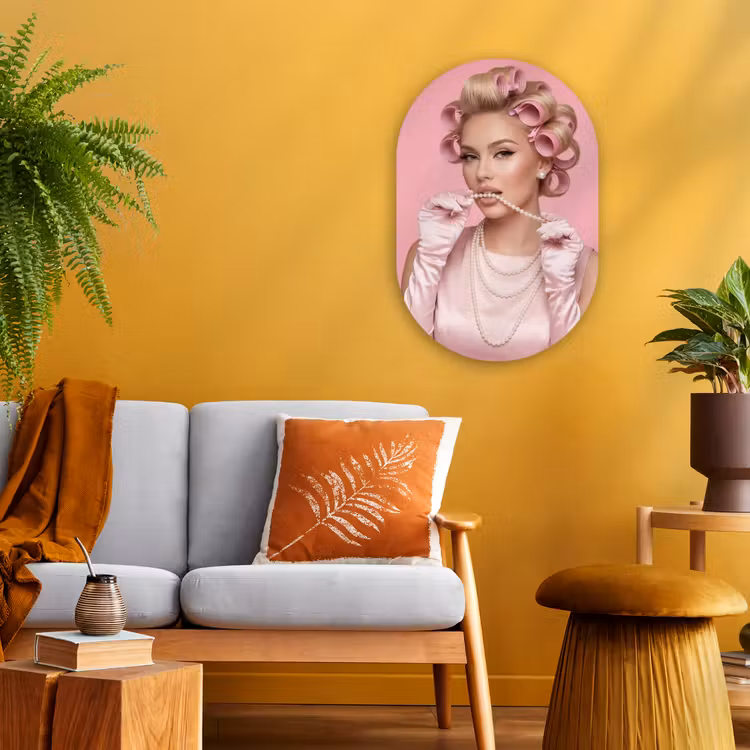 Vrouw - Roze - Parelketting - Krulspelden Wandcirkel Ovaal Forex klein -sfeer4