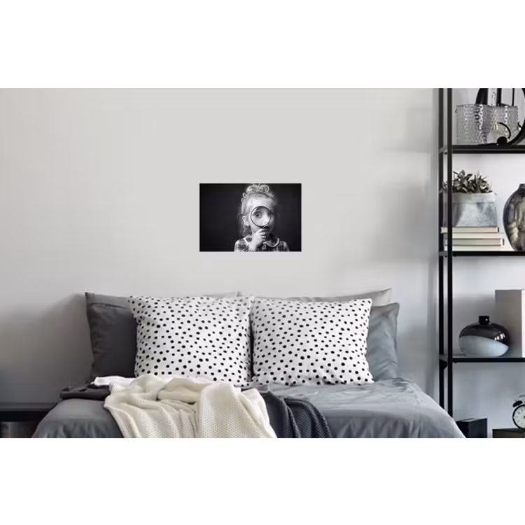 Kind - Vergrootglas - Portret - Zwart-wit Muursticker klein -slaapkamer