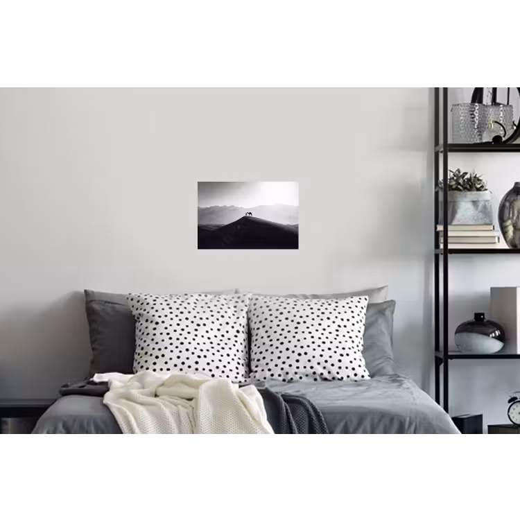 Mens - Kameel - Zandduin - Natuur - Monochroom Muursticker klein -slaapkamer