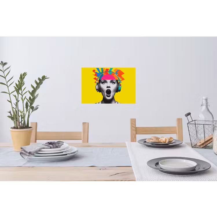 Vrouw - Koptelefoon - Geel Muursticker klein -eettafel