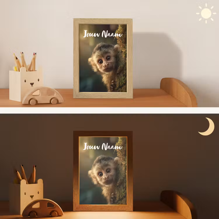 Aap - Boomstronk - Bruin Light Box met kabel (Kinderlampje) klein -sfeer3_kind