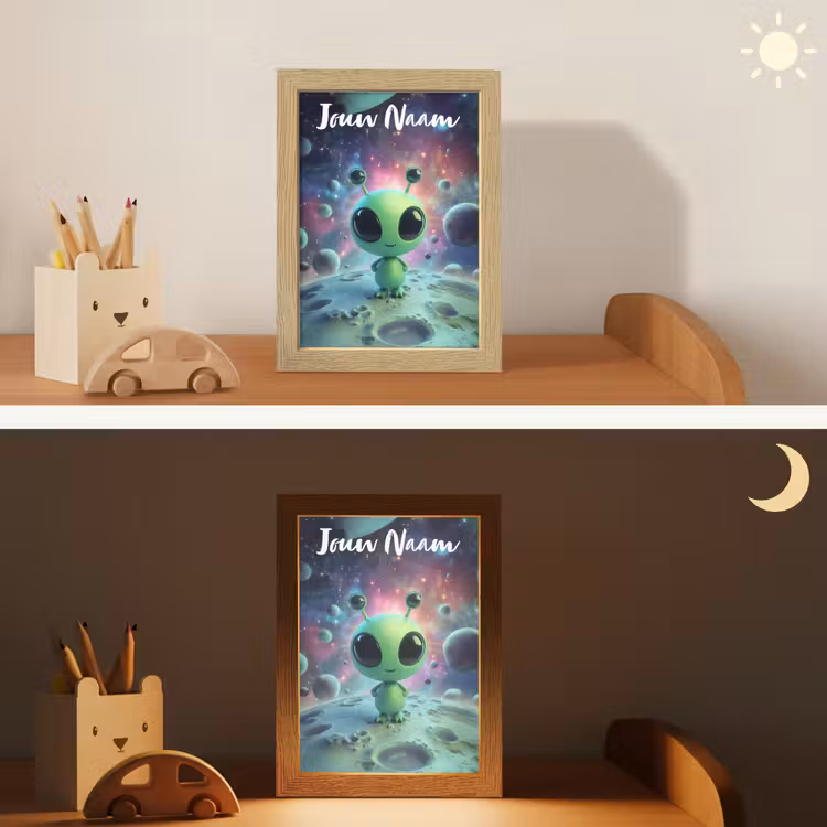 Alien - Groen - Planeten - Ruimte Light Box met kabel (Kinderlampje) klein -sfeer3_kind