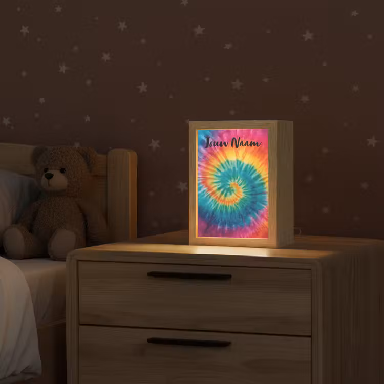 Tie Dye - Regenboogtinten - Klassiek Light Box met kabel (Kinderlampje) klein -sfeer1_kind