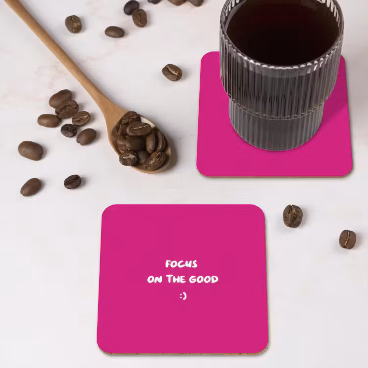 Focus - Smiley - Roze onderzetter kurk middel -sfeer2