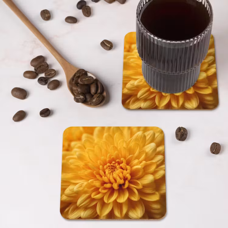 Geel - Chrysant - Zachtheid onderzetter kurk middel -sfeer2