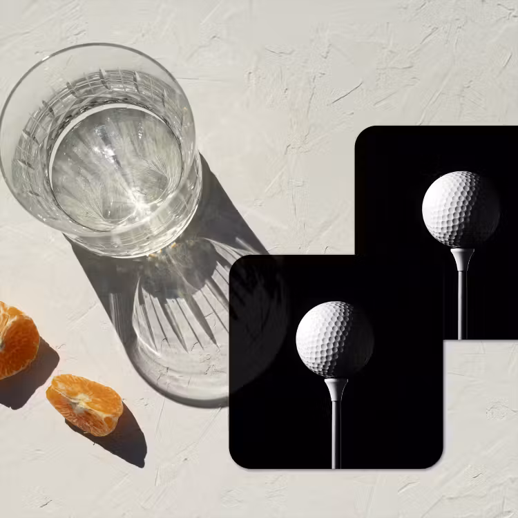 Golfbal - Minimalistisch - Wit onderzetter kurk middel -sfeer4