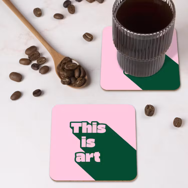 Groen - Teskt - This is art - Roze onderzetter kurk middel -sfeer2