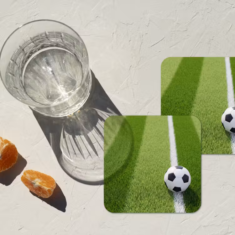 Voetbal - Grasveld - Sport - Groen onderzetter kurk middel -sfeer4