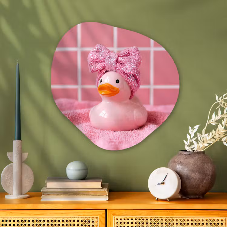 Badeend -Strik - Roze Wandcirkel Organisch Aluminium middel -sfeer2