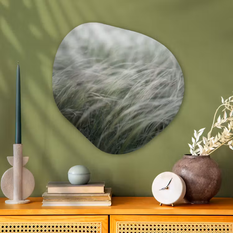 Gras - Wazig - Natuur - Groen - Zacht Wandcirkel Organisch Aluminium middel -sfeer2