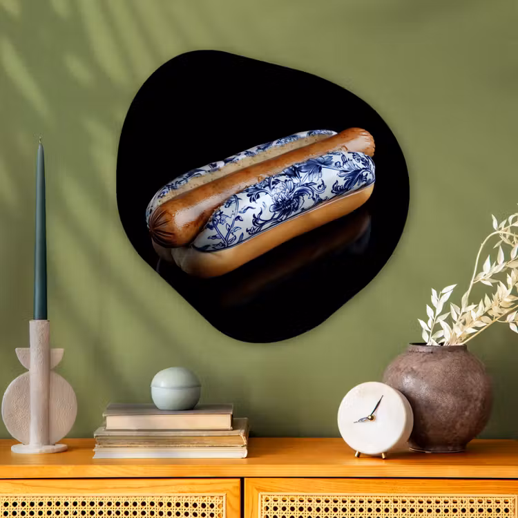 Hotdog - Porselein - Delfts blauw - Eten Wandcirkel Organisch Aluminium middel -sfeer2