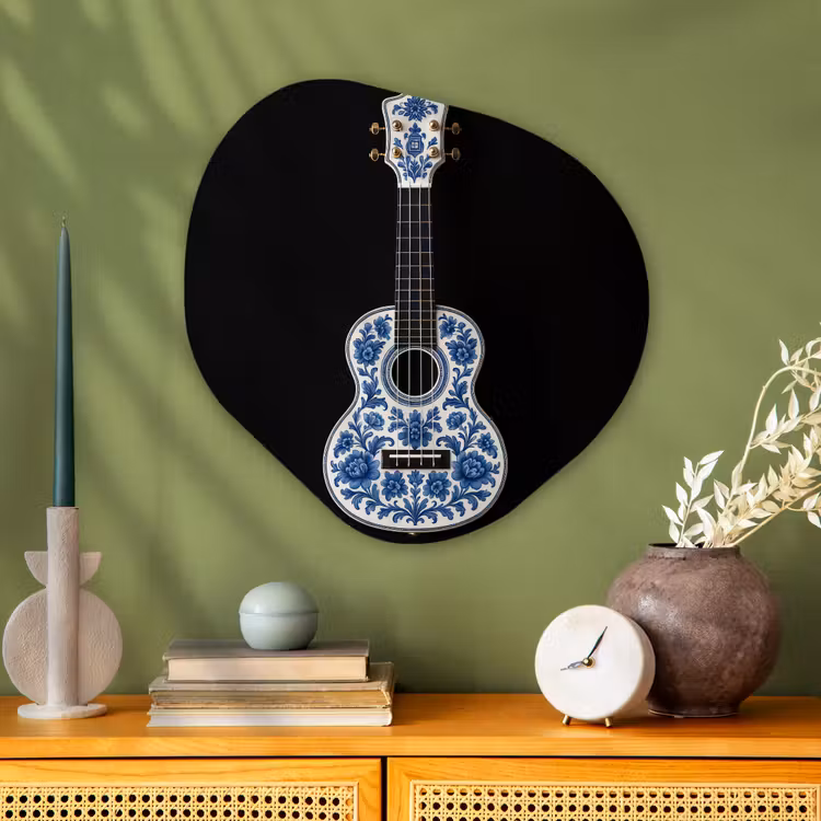 Ukelele - Delfts - Blauw - Muziek Wandcirkel Organisch Aluminium middel -sfeer2