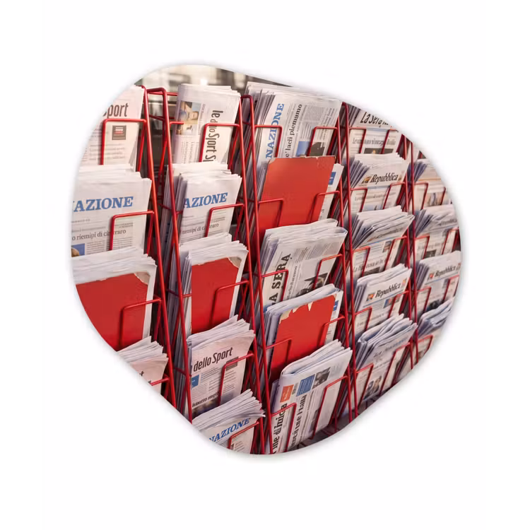 Kranten - Rek - Stedelijk - Dagelijks leven - Rood Wandcirkel Organisch Forex 3mm klein -3d