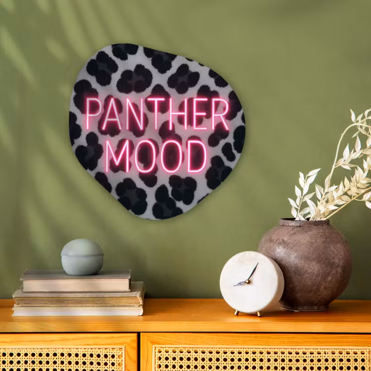 Panterprint - Zwart - Neonletters - Roze Wandcirkel Organisch Forex 3mm klein -sfeer2