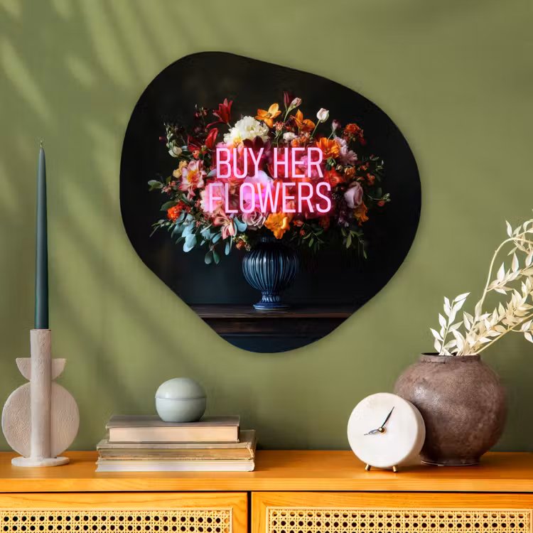Quote - Bloemen - Vaas - Neon Wandcirkel Organisch Plexiglas middel -sfeer2
