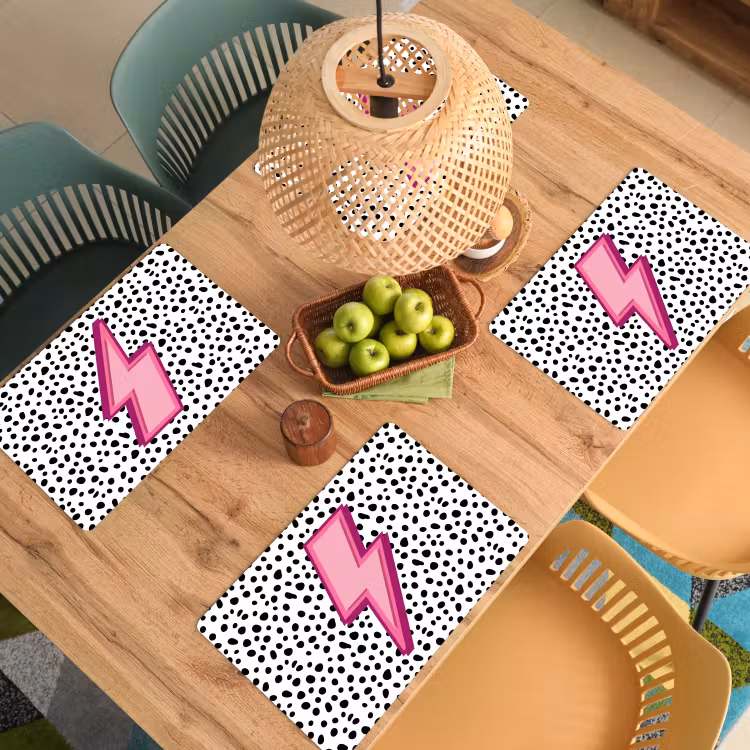 Bliksem - Roze - Stippen Placemat vinyl groot -zzsfeer5_Kitchenyeah-website
