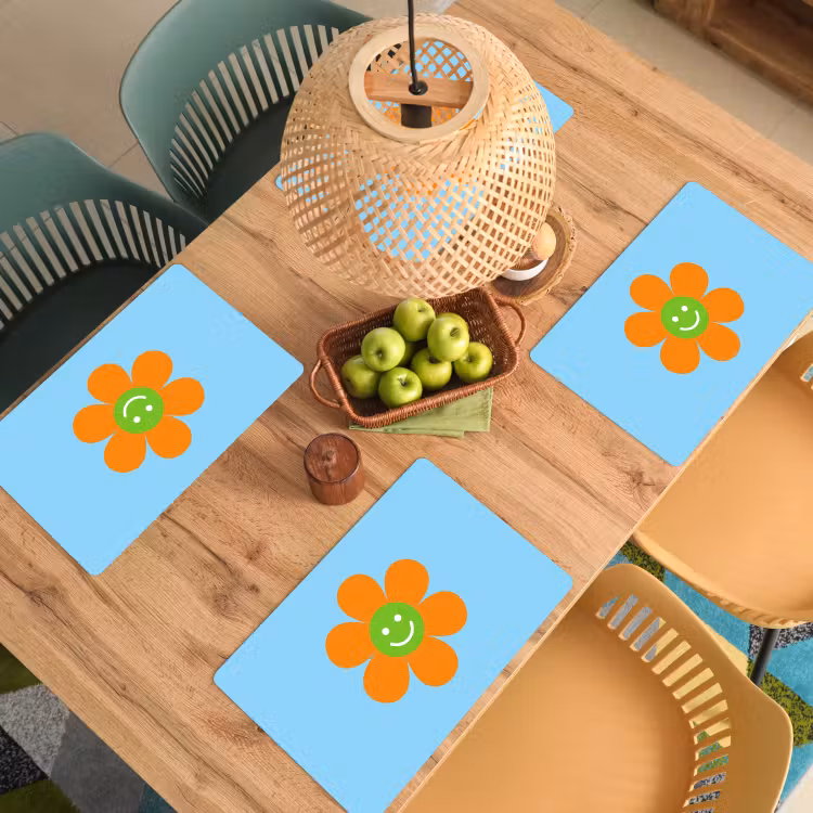 Bloem - Smiley - Kleurrijk Placemat vinyl groot -zzsfeer5_Kitchenyeah-website