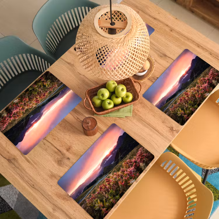 Bloemen - Bergen - Landschap - Nacht - Lucht - Roze Placemat vinyl groot -zzsfeer5_Kitchenyeah-website