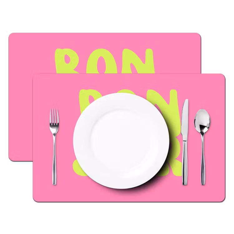 Bonjour - Roze - Fel groen Placemat vinyl groot -zzsfeer2_Kitchenyeah-website