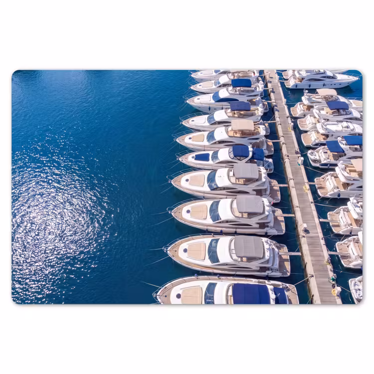 Boot - Jachthaven - Water - Zomer - Blauw Placemat vinyl groot -zzsfeer1_Kitchenyeah-website