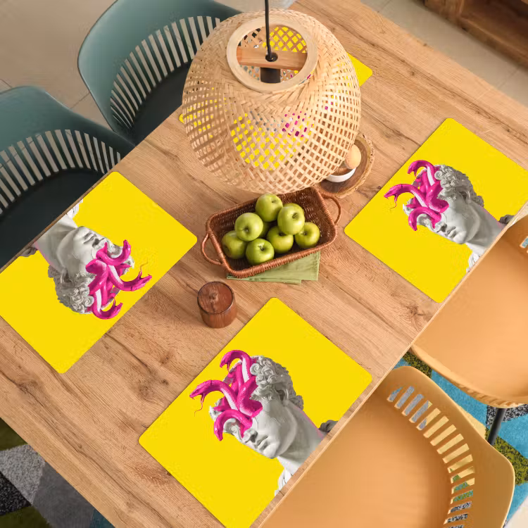 Buste - Slangen - Geel Placemat vinyl groot -zzsfeer5_Kitchenyeah-website