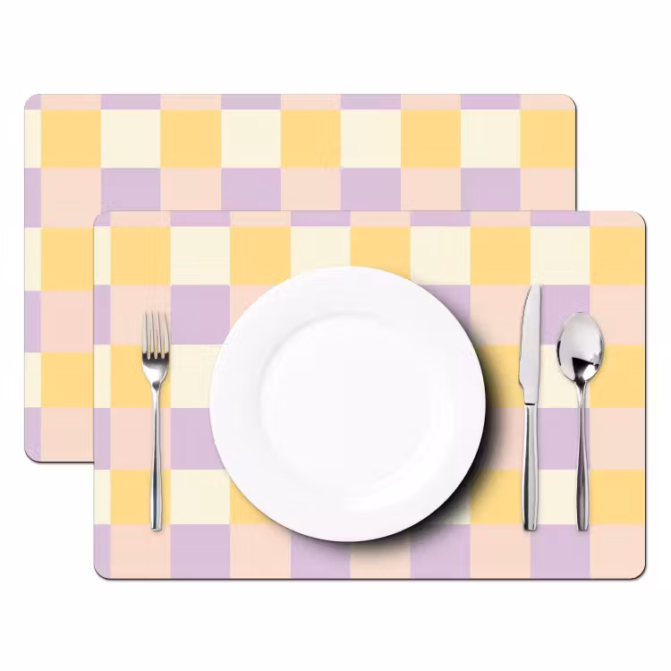 Cheers Chica - Ruitjes - Lila - Geel Placemat vinyl groot -zzsfeer2_Kitchenyeah-website