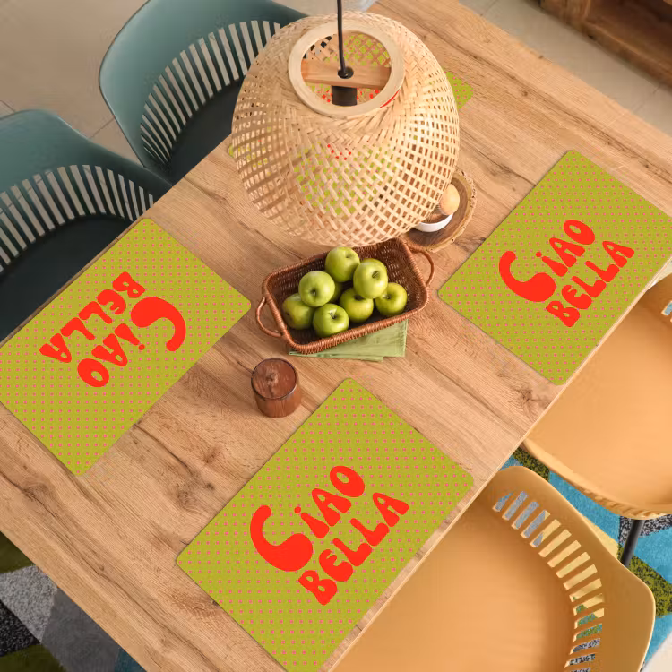 Ciao bella - Rood - Groen - Stippen Placemat vinyl groot -zzsfeer5_Kitchenyeah-website
