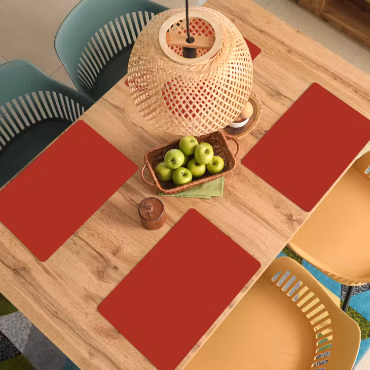 Deep - Crimson - Rood Placemat vinyl groot 368 -zzsfeer5_Kitchenyeah-website